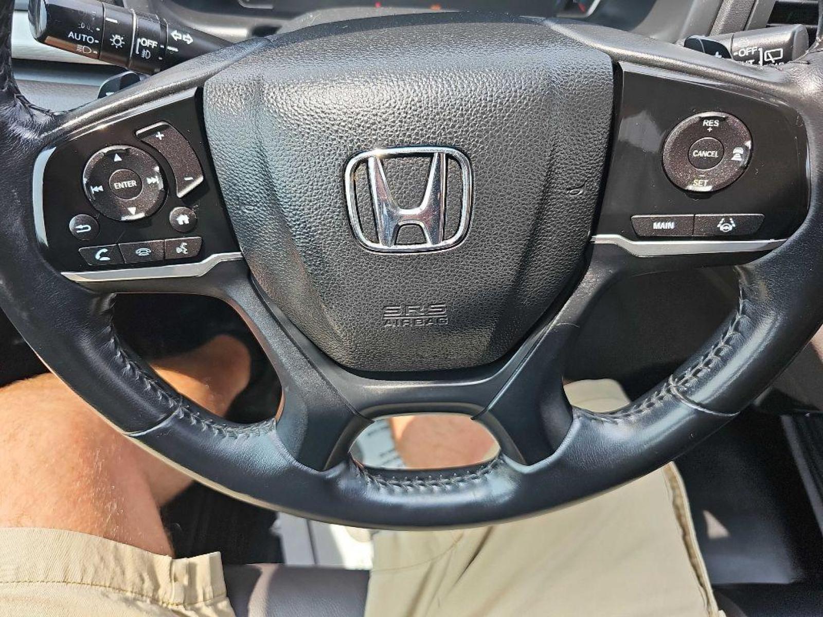 2018 BRONZE HONDA ODYSSEY EXL (5FNRL6H71JB) with an 3.5L engine, Automatic transmission, located at 495 Old Highway 20 West, South Sioux City, NE, 68776, (402) 494-2677, 42.458408, -96.443512 - Photo #14