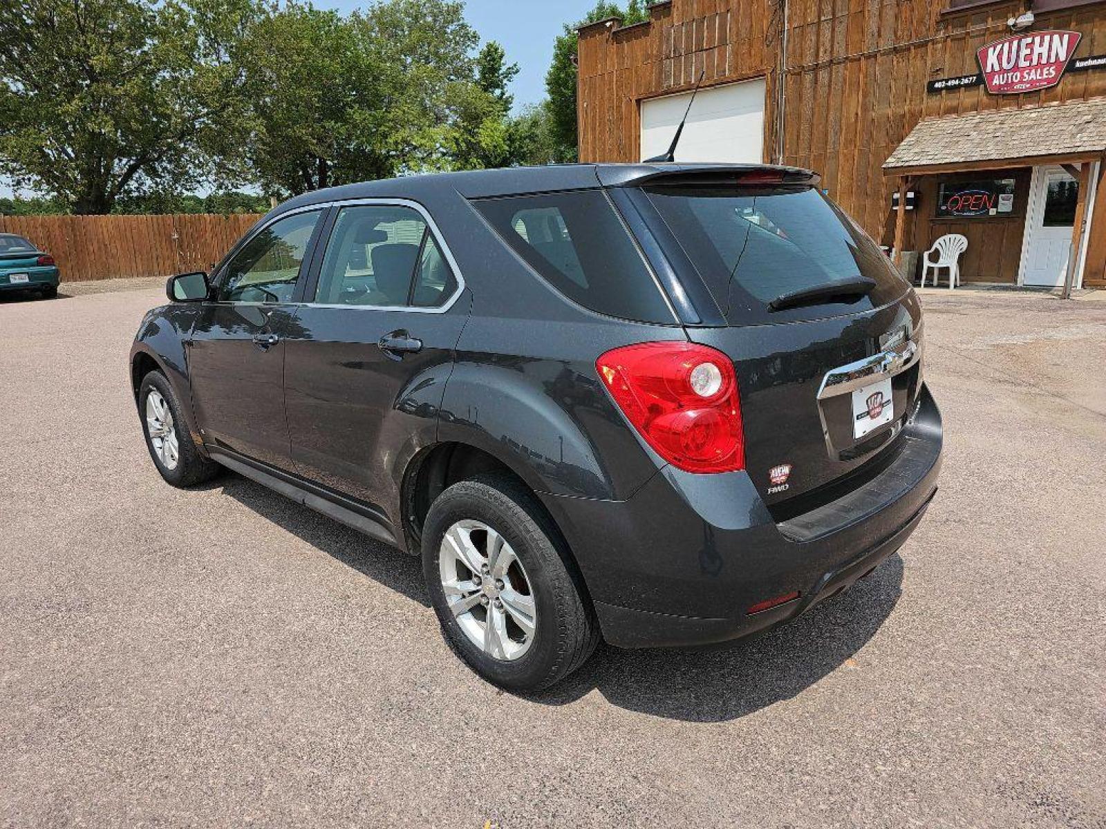 2010 BLUE CHEVROLET EQUINOX LS (2CNFLCEW5A6) with an 2.4L engine, Automatic transmission, located at 495 Old Highway 20 West, South Sioux City, NE, 68776, (402) 494-2677, 42.458408, -96.443512 - Photo #2