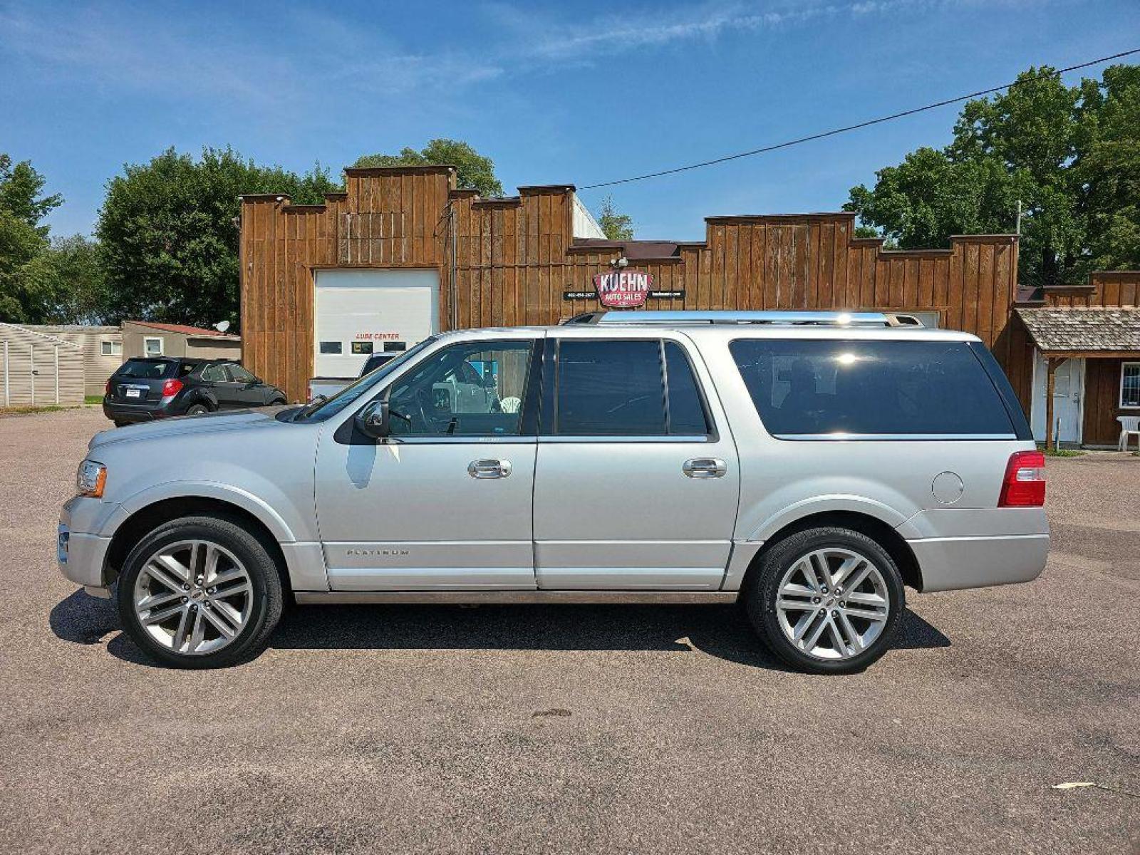 2015 SILVER FORD EXPEDITION EL PLATINUM (1FMJK1MT5FE) with an 3.5L engine, Automatic transmission, located at 495 Old Highway 20 West, South Sioux City, NE, 68776, (402) 494-2677, 42.458408, -96.443512 - Photo #1