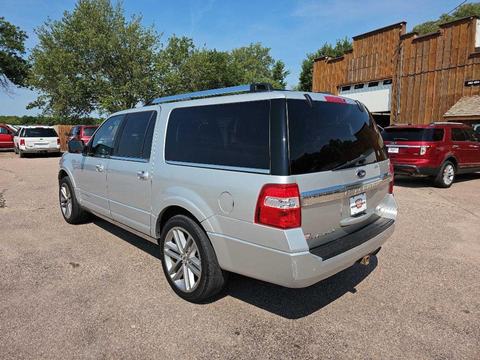 2015 SILVER FORD EXPEDITION EL PLATINUM (1FMJK1MT5FE) with an 3.5L engine, Automatic transmission, located at 495 Old Highway 20 West, South Sioux City, NE, 68776, (402) 494-2677, 42.458408, -96.443512 - Photo #2