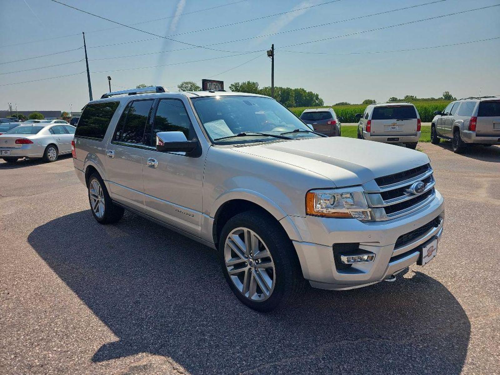 2015 SILVER FORD EXPEDITION EL PLATINUM (1FMJK1MT5FE) with an 3.5L engine, Automatic transmission, located at 495 Old Highway 20 West, South Sioux City, NE, 68776, (402) 494-2677, 42.458408, -96.443512 - Photo #5