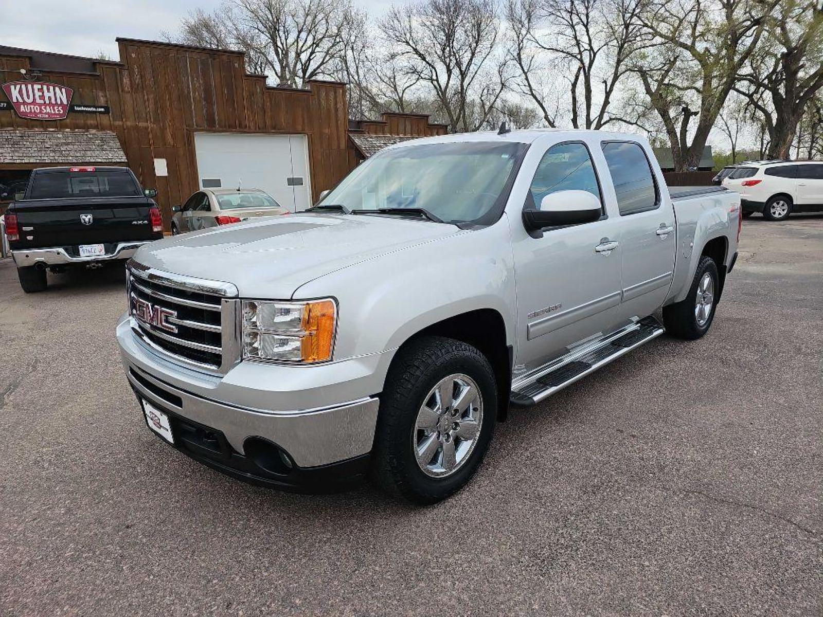 2013 SILVER GMC SIERRA 1500 SLT (3GTP2WE79DG) with an 5.3 engine, Automatic transmission, located at 495 Old Highway 20 West, South Sioux City, NE, 68776, (402) 494-2677, 42.458408, -96.443512 - Photo #1