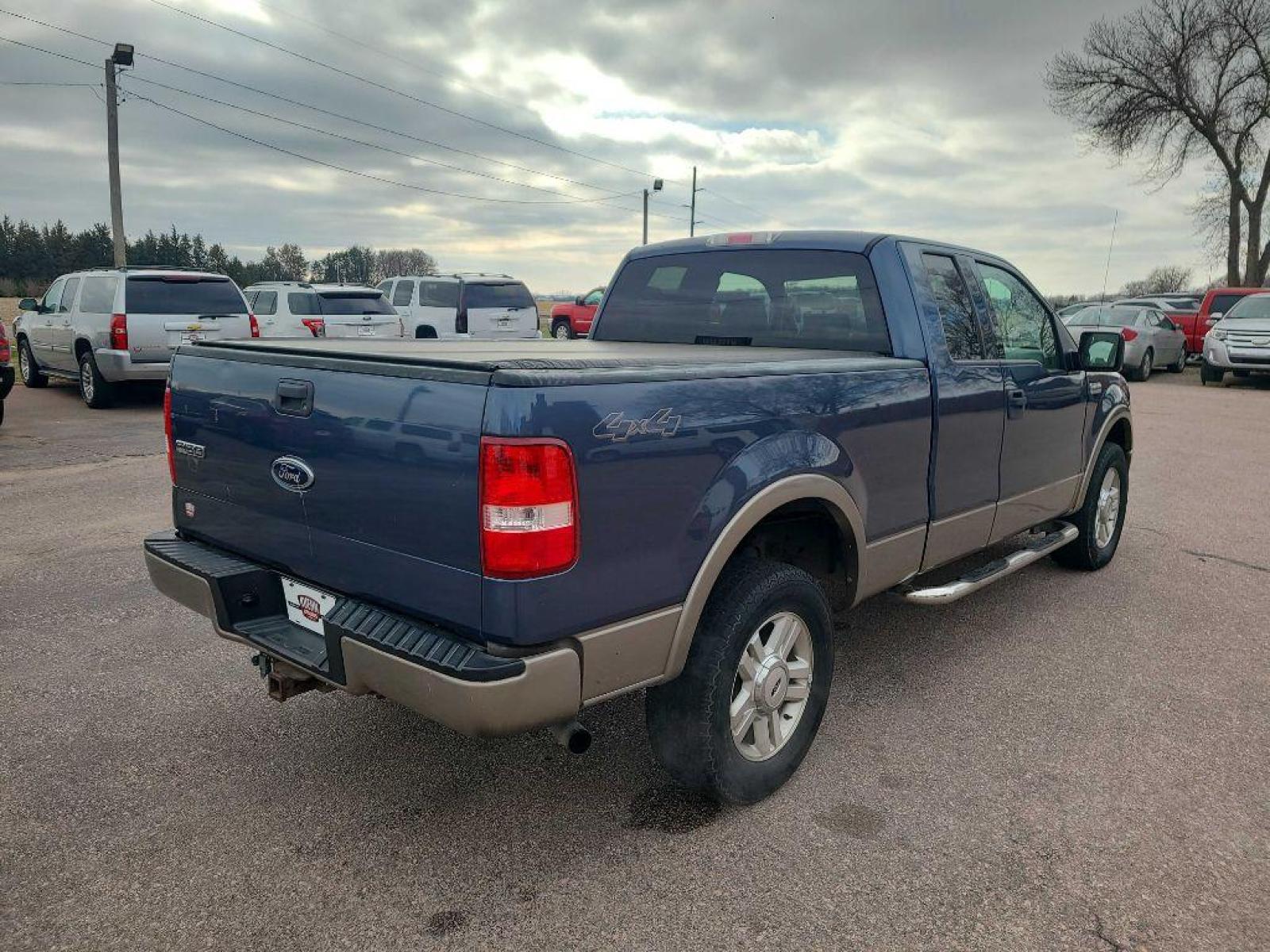 2004 BLUE FORD F150 (1FTPX14544K) with an 5.4L engine, Automatic transmission, located at 495 Old Highway 20 West, South Sioux City, NE, 68776, (402) 494-2677, 42.458408, -96.443512 - Photo #3
