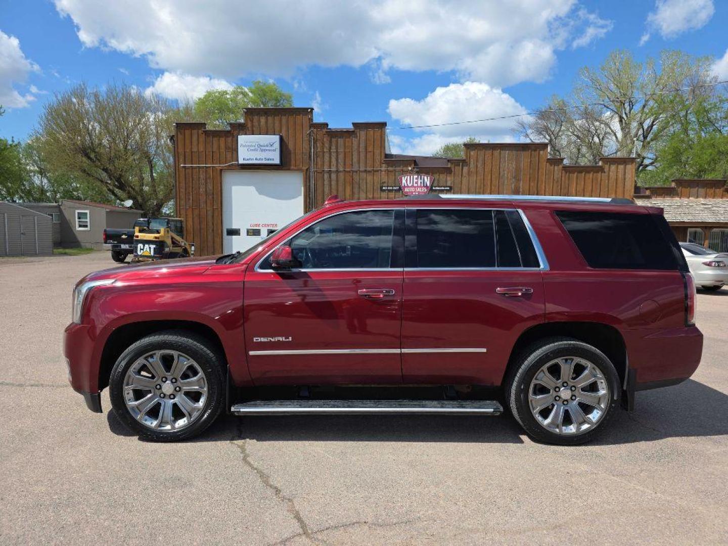 2016 MAROON GMC YUKON DENALI (1GKS2CKJ0GR) with an 6.2L engine, Automatic transmission, located at 495 Old Highway 20 West, South Sioux City, NE, 68776, (402) 494-2677, 42.458408, -96.443512 - Photo#1