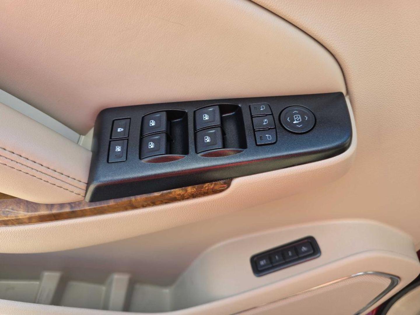 2016 MAROON GMC YUKON DENALI (1GKS2CKJ0GR) with an 6.2L engine, Automatic transmission, located at 495 Old Highway 20 West, South Sioux City, NE, 68776, (402) 494-2677, 42.458408, -96.443512 - Photo#10