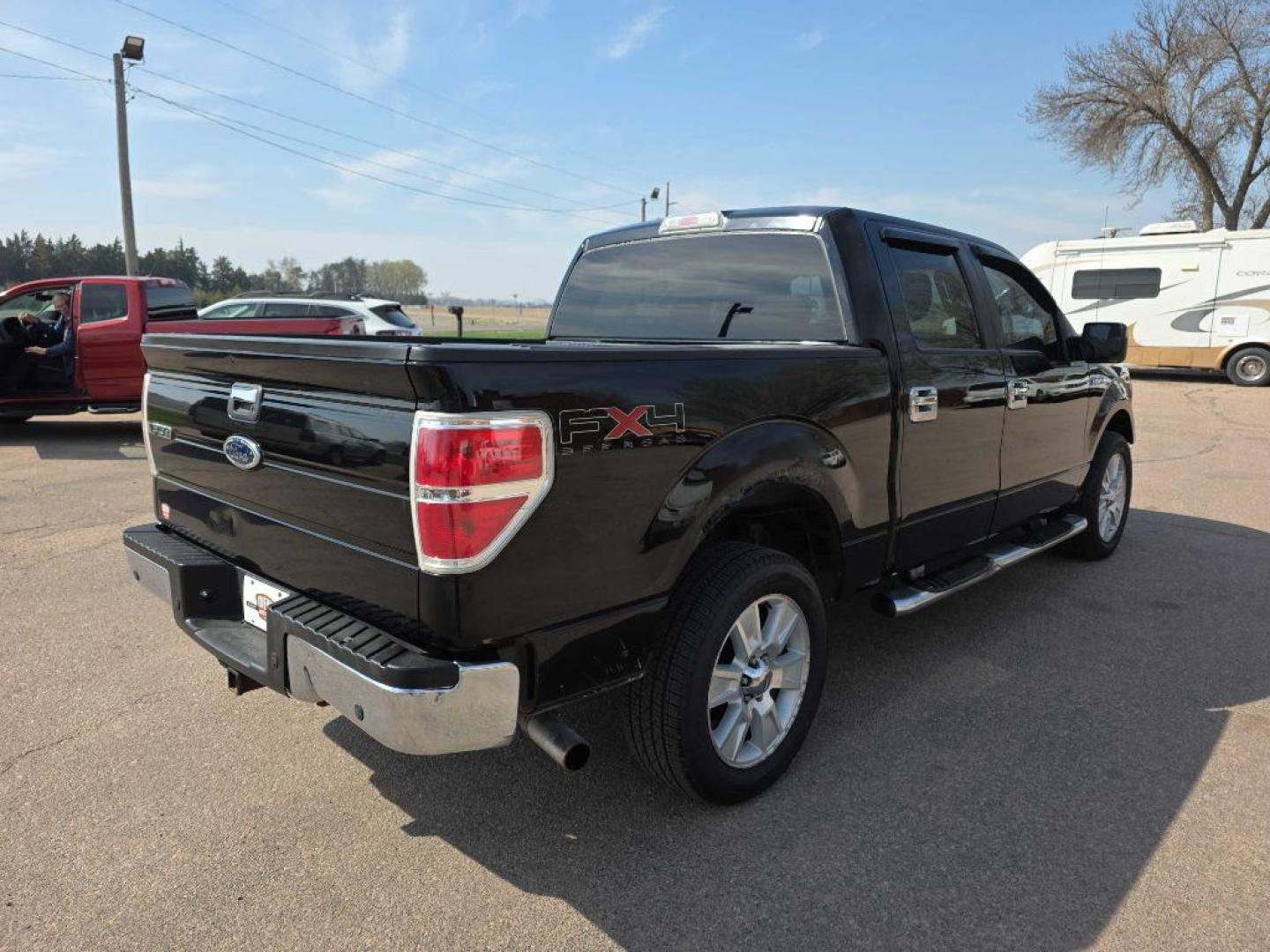 2009 BLACK FORD F150 SUPERCREW (1FTPW14V99F) with an 5.4L engine, Automatic transmission, located at 495 Old Highway 20 West, South Sioux City, NE, 68776, (402) 494-2677, 42.458408, -96.443512 - Photo#3