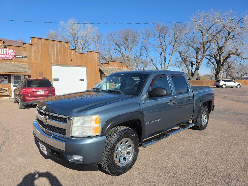 photo of 2007 CHEVROLET SILVERADO 1500 4DR
