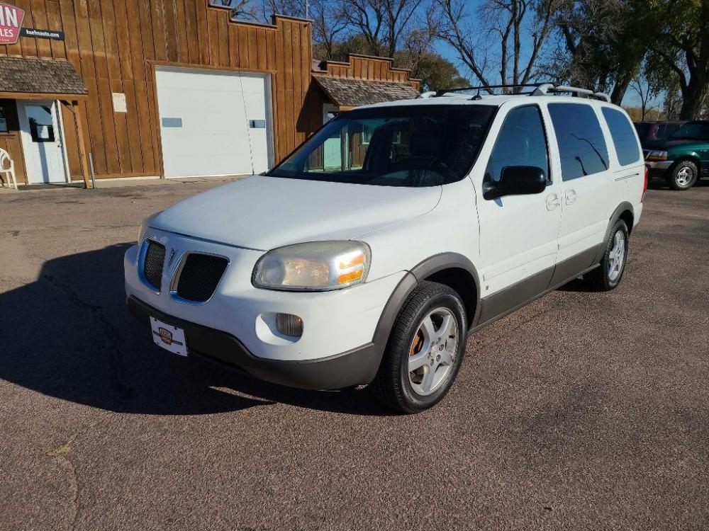 2006 WHITE PONTIAC MONTANA SV6 (1GMDV33L26D) with an 3.5L engine, Automatic transmission, located at 495 Old Highway 20 West, South Sioux City, NE, 68776, (402) 494-2677, 42.458408, -96.443512 - Photo #0