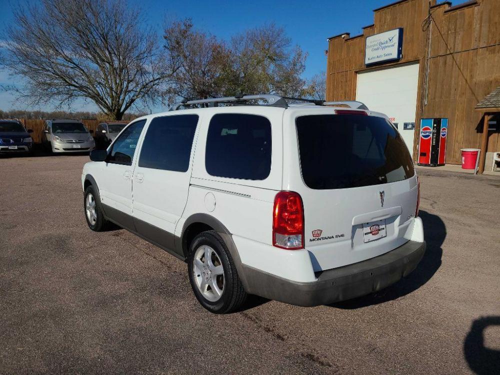 2006 WHITE PONTIAC MONTANA SV6 (1GMDV33L26D) with an 3.5L engine, Automatic transmission, located at 495 Old Highway 20 West, South Sioux City, NE, 68776, (402) 494-2677, 42.458408, -96.443512 - Photo #2