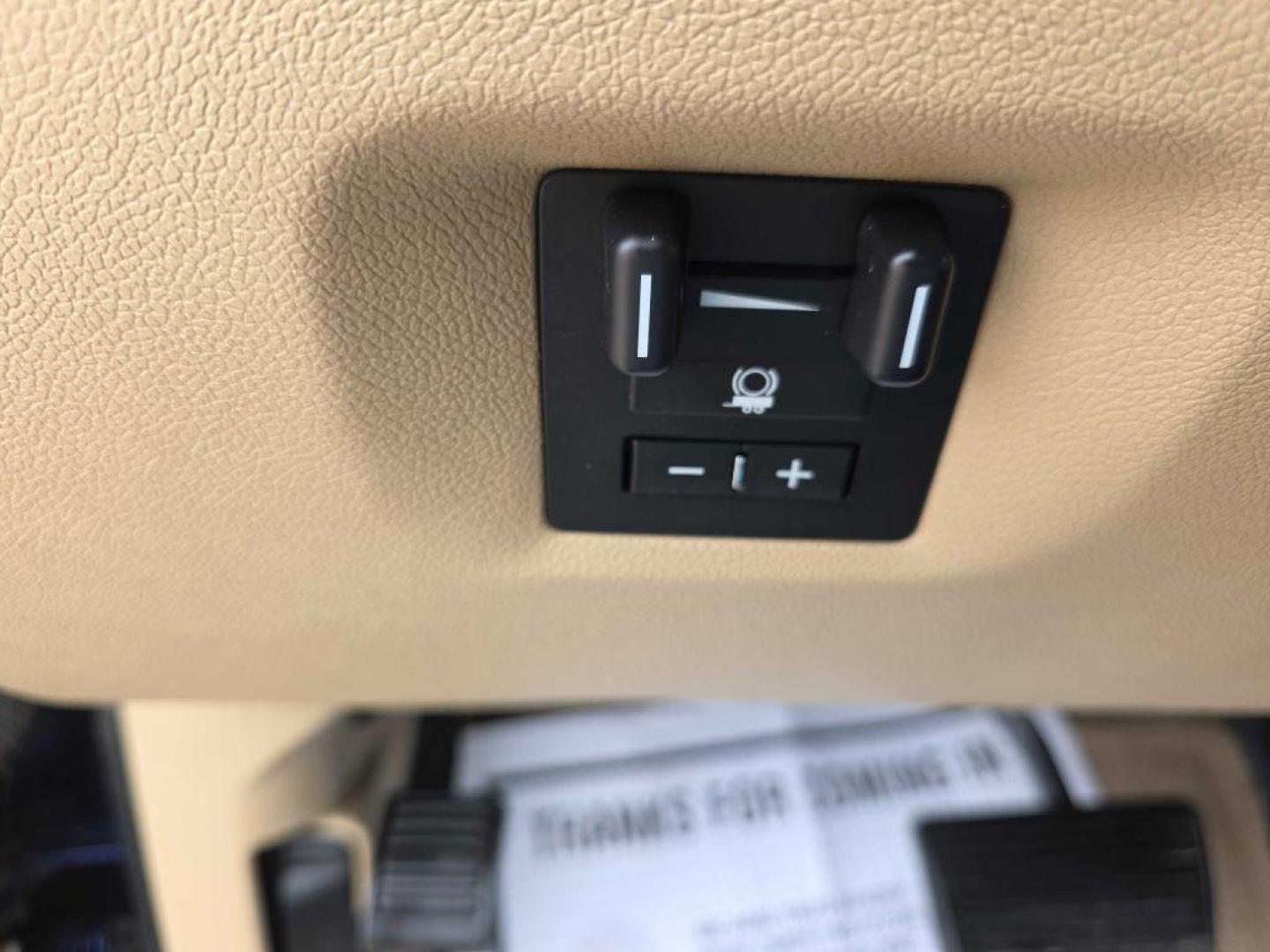 2013 BLUE CHEVROLET AVALANCHE LTZ (3GNTKGE72DG) with an 5.3L engine, Automatic transmission, located at 495 Old Highway 20 West, South Sioux City, NE, 68776, (402) 494-2677, 42.458408, -96.443512 - Photo#13