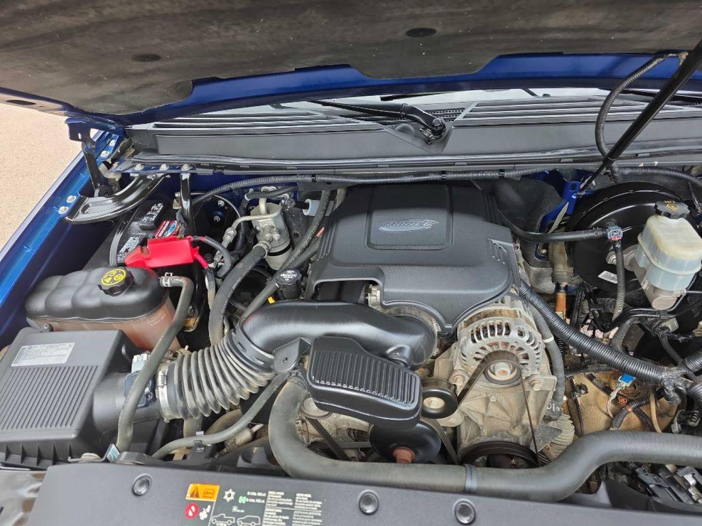 2013 BLUE CHEVROLET AVALANCHE LTZ (3GNTKGE72DG) with an 5.3L engine, Automatic transmission, located at 495 Old Highway 20 West, South Sioux City, NE, 68776, (402) 494-2677, 42.458408, -96.443512 - Photo#15