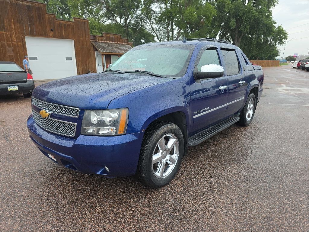 photo of 2013 CHEVROLET AVALANCHE 4DR