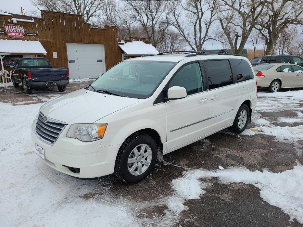 2010 WHITE CHRYSLER TOWN and COUNTRY TOURING (2A4RR5D13AR) with an 3.8L engine, Automatic transmission, located at 495 Old Highway 20 West, South Sioux City, NE, 68776, (402) 494-2677, 42.458408, -96.443512 - Photo #0