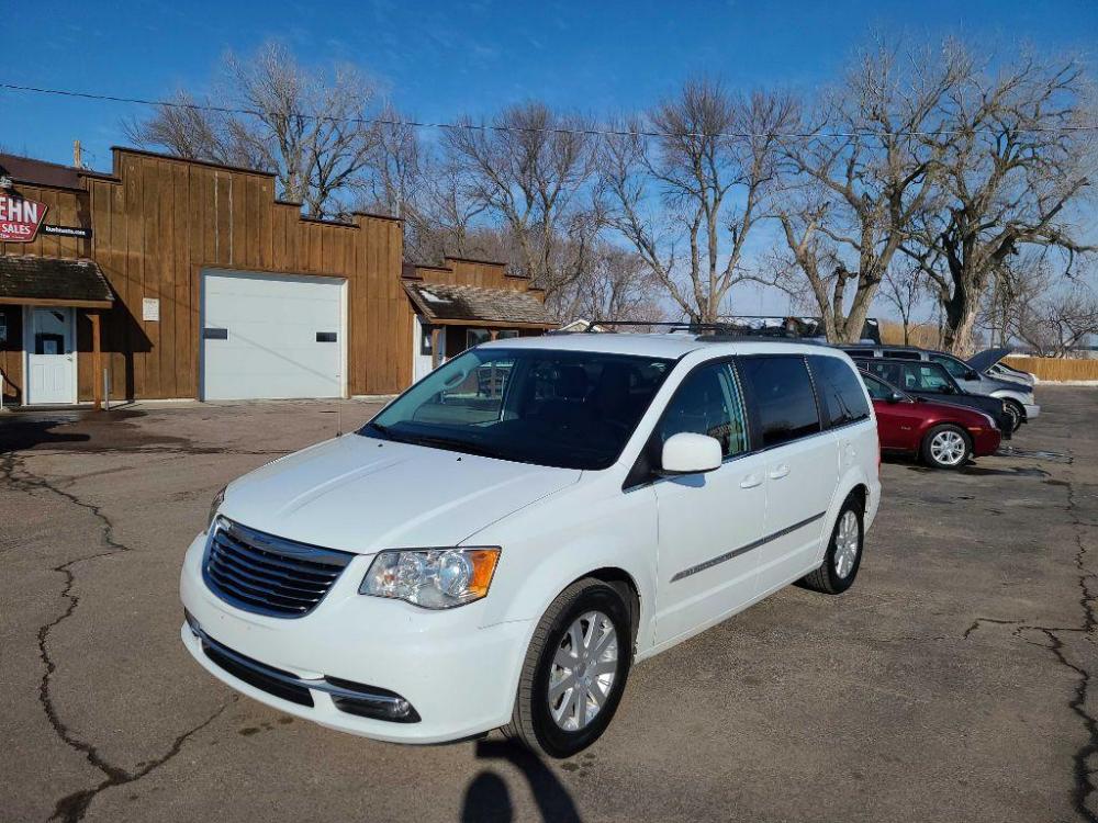 2015 WHITE CHRYSLER TOWN and COUNTRY TOURING (2C4RC1BG2FR) with an 3.6L engine, Automatic transmission, located at 495 Old Highway 20 West, South Sioux City, NE, 68776, (402) 494-2677, 42.458408, -96.443512 - Photo #0