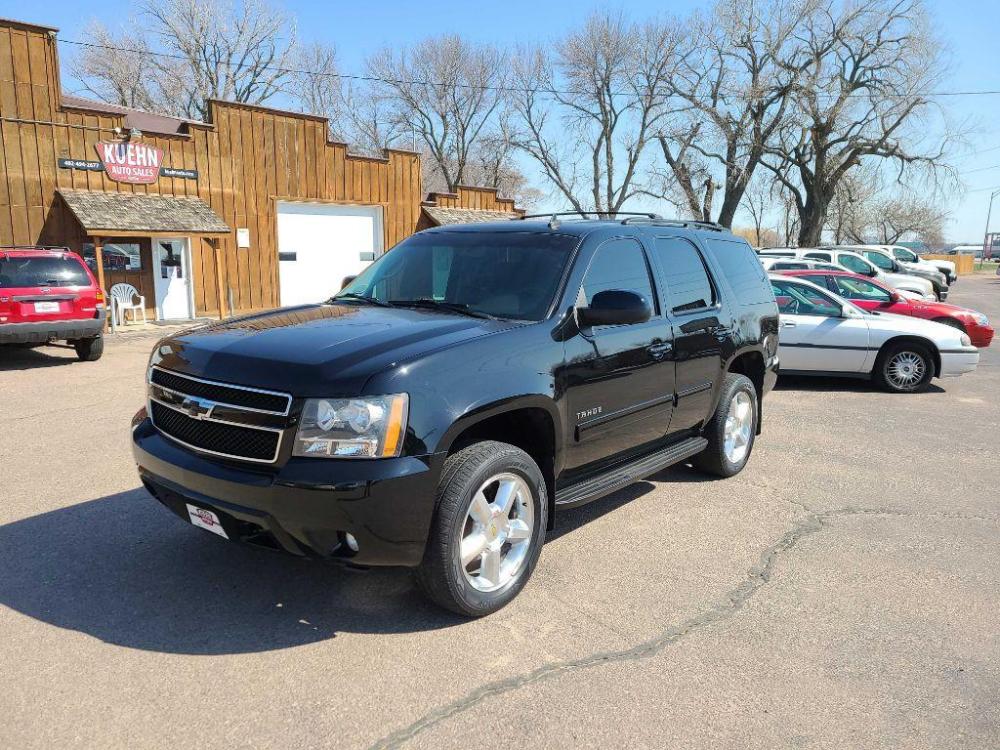 2009 BLACK CHEVROLET TAHOE 1500 LT (1GNFK23029R) with an 5.3L engine, Automatic transmission, located at 495 Old Highway 20 West, South Sioux City, NE, 68776, (402) 494-2677, 42.458408, -96.443512 - Photo #0