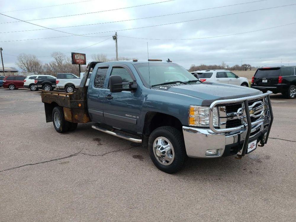 2008 BLUE CHEVROLET SILVERADO 3500 (1GCJK39K18E) with an 6.0L engine, Automatic transmission, located at 495 Old Highway 20 West, South Sioux City, NE, 68776, (402) 494-2677, 42.458408, -96.443512 - Photo #5