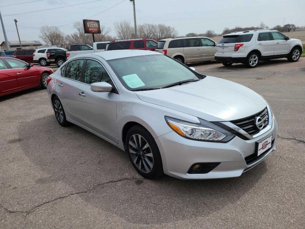 2017 SILVER NISSAN ALTIMA 2.5 (1N4AL3AP4HC) with an 2.5L engine, Continuously Variable transmission, located at 495 Old Highway 20 West, South Sioux City, NE, 68776, (402) 494-2677, 42.458408, -96.443512 - Photo #2