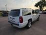 2009 WHITE CHEVROLET SUBURBAN 1500 LTZ (1GNFK36369R) with an 5.3L engine, Automatic transmission, located at 495 Old Highway 20 West, South Sioux City, NE, 68776, (402) 494-2677, 42.458408, -96.443512 - Photo#4