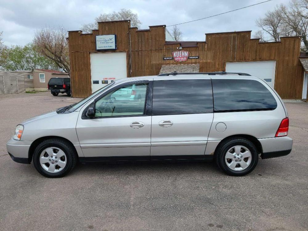 2004 SILVER FORD FREESTAR SES (2FMZA57624B) with an 3.9L engine, Automatic transmission, located at 495 Old Highway 20 West, South Sioux City, NE, 68776, (402) 494-2677, 42.458408, -96.443512 - Photo #1