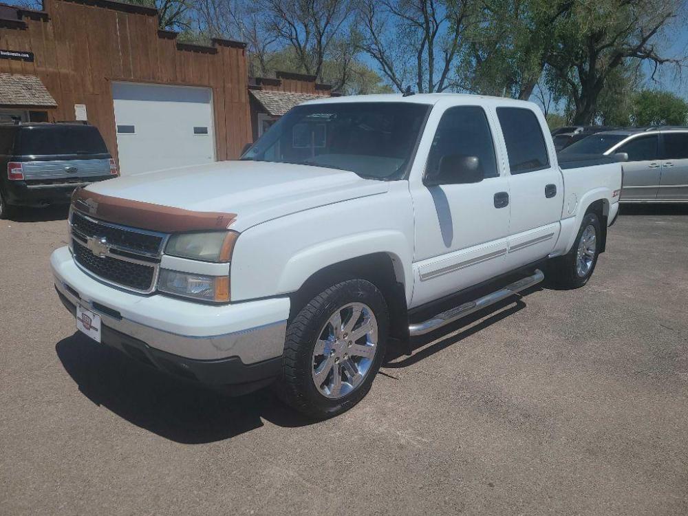 2006 WHITE CHEVROLET SILVERADO 1500 (2GCEK13TX61) with an 5.3L engine, Automatic transmission, located at 495 Old Highway 20 West, South Sioux City, NE, 68776, (402) 494-2677, 42.458408, -96.443512 - Photo #0