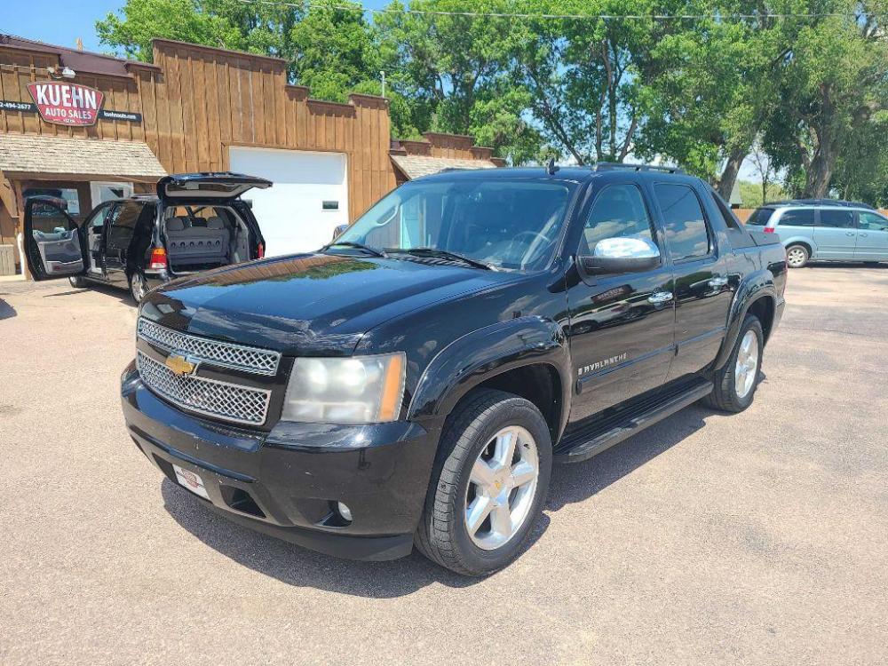 2007 BLACK CHEVROLET AVALANCHE 1500 (3GNFK12317G) with an 5.3L engine, Automatic transmission, located at 495 Old Highway 20 West, South Sioux City, NE, 68776, (402) 494-2677, 42.458408, -96.443512 - Photo #0