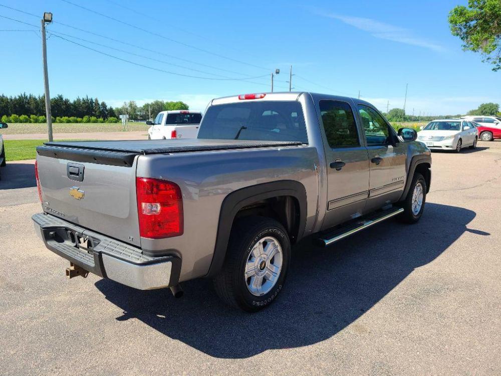 2009 GREY CHEVROLET SILVERADO 1500 LT (3GCEK23339G) with an 5.3L engine, Automatic transmission, located at 495 Old Highway 20 West, South Sioux City, NE, 68776, (402) 494-2677, 42.458408, -96.443512 - Photo #3