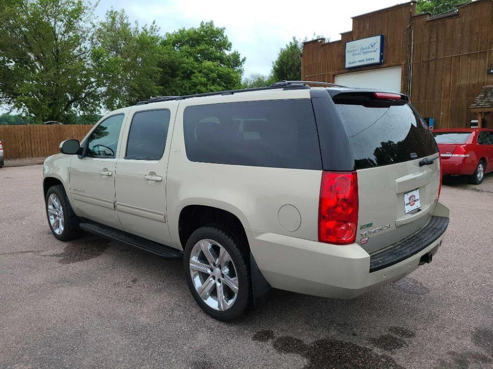2012 TAN GMC YUKON XL 1500 SLT (1GKS2KE75CR) with an 5.3L engine, Automatic transmission, located at 495 Old Highway 20 West, South Sioux City, NE, 68776, (402) 494-2677, 42.458408, -96.443512 - Photo #2