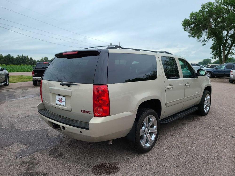 2012 TAN GMC YUKON XL 1500 SLT (1GKS2KE75CR) with an 5.3L engine, Automatic transmission, located at 495 Old Highway 20 West, South Sioux City, NE, 68776, (402) 494-2677, 42.458408, -96.443512 - Photo #3