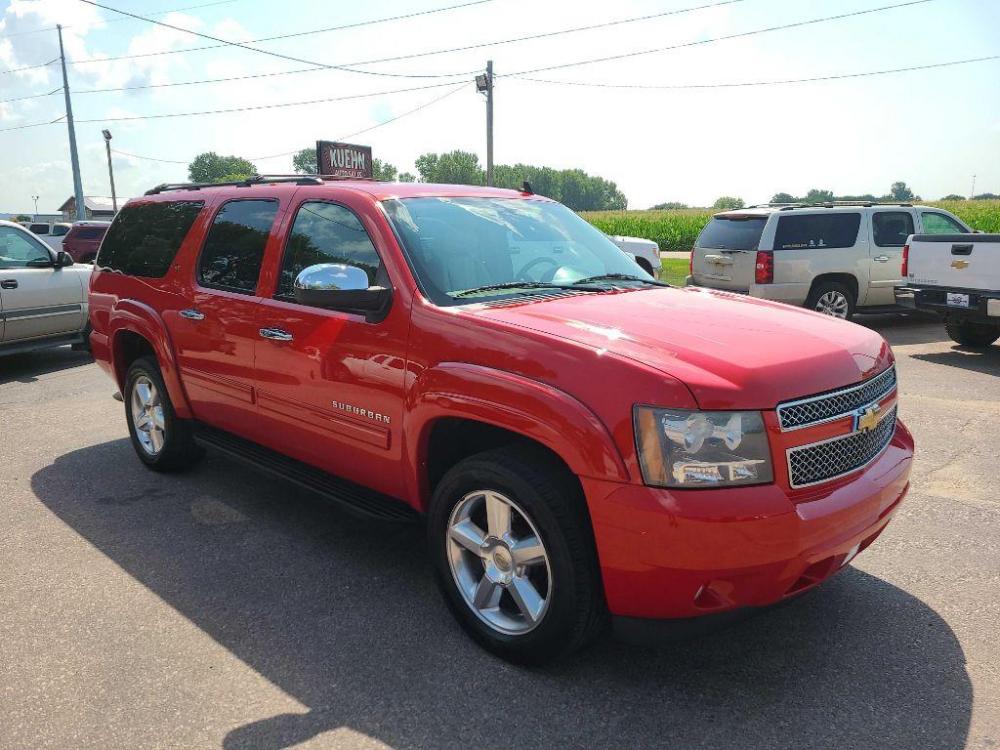 2012 RED CHEVROLET SUBURBAN 1500 LT (1GNSKJE73CR) with an 5.3L engine, Automatic transmission, located at 495 Old Highway 20 West, South Sioux City, NE, 68776, (402) 494-2677, 42.458408, -96.443512 - Photo #3