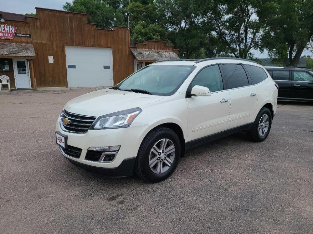 2015 WHITE CHEVROLET TRAVERSE LT (1GNKVHKD8FJ) with an 3.6L engine, Automatic transmission, located at 495 Old Highway 20 West, South Sioux City, NE, 68776, (402) 494-2677, 42.458408, -96.443512 - Photo #0