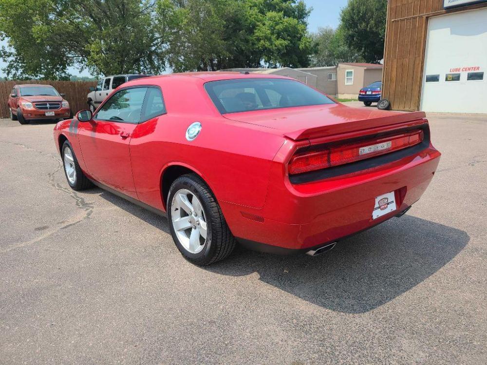 2011 RED DODGE CHALLENGER R/T (2B3CJ5DT0BH) with an 5.7L engine, Automatic transmission, located at 495 Old Highway 20 West, South Sioux City, NE, 68776, (402) 494-2677, 42.458408, -96.443512 - Photo #2