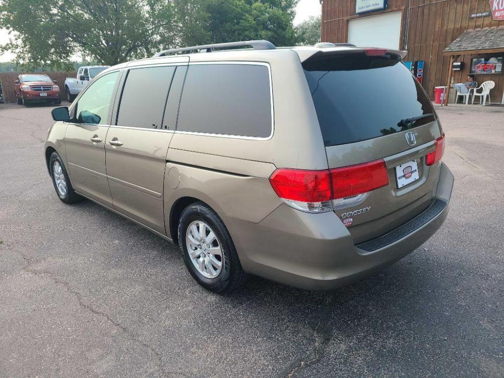 2008 TAN HONDA ODYSSEY EXL (5FNRL38678B) with an 3.5L engine, Automatic transmission, located at 495 Old Highway 20 West, South Sioux City, NE, 68776, (402) 494-2677, 42.458408, -96.443512 - Photo #2