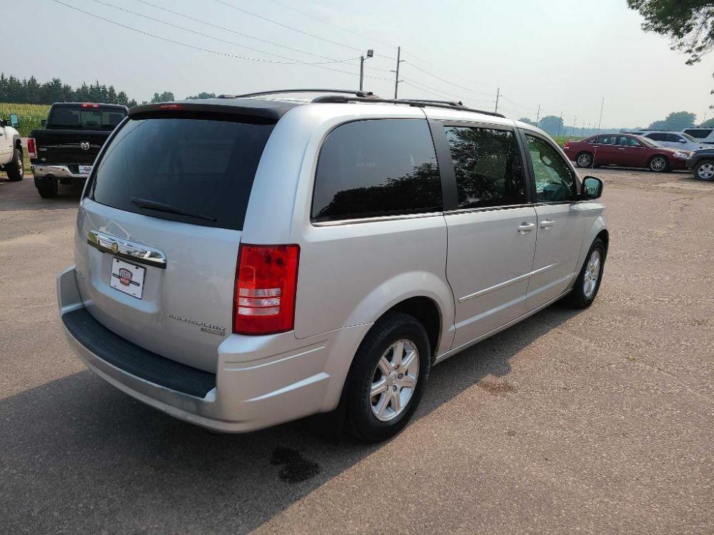 2009 SILVER CHRYSLER TOWN and COUNTRY TOURING (2A8HR54189R) with an 3.8L engine, Automatic transmission, located at 495 Old Highway 20 West, South Sioux City, NE, 68776, (402) 494-2677, 42.458408, -96.443512 - Photo #1