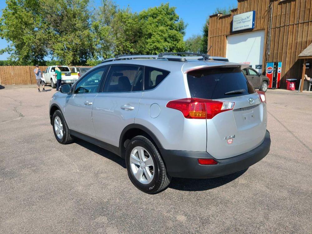 2013 SILVER TOYOTA RAV4 XLE (2T3RFREV6DW) with an 2.5L engine, Automatic transmission, located at 495 Old Highway 20 West, South Sioux City, NE, 68776, (402) 494-2677, 42.458408, -96.443512 - Photo #2