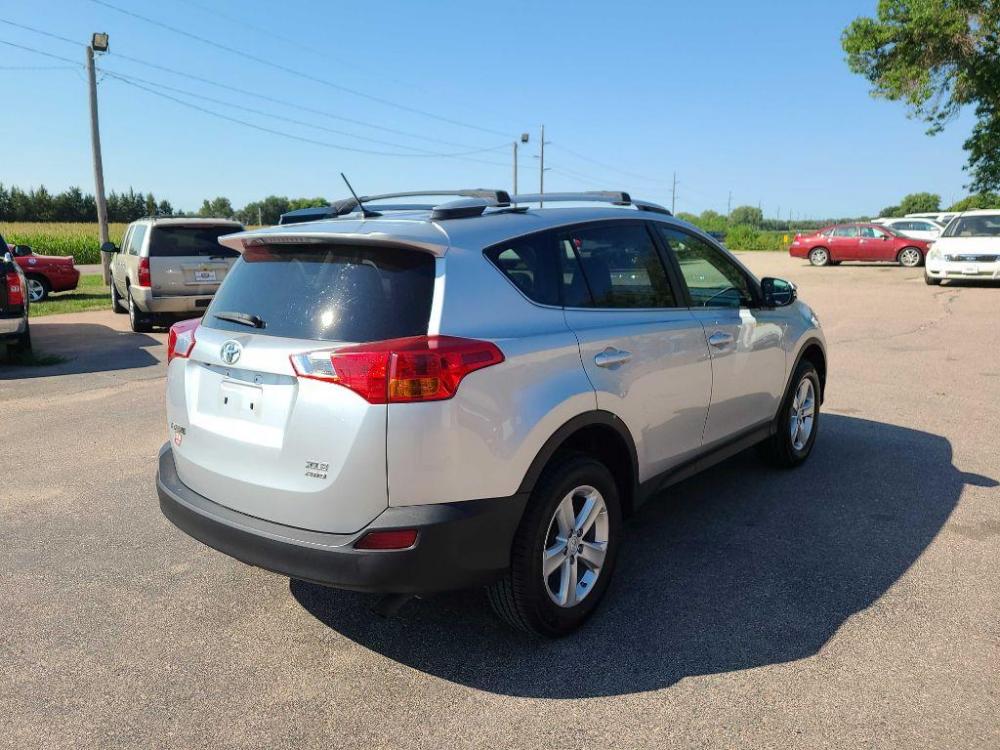 2013 SILVER TOYOTA RAV4 XLE (2T3RFREV6DW) with an 2.5L engine, Automatic transmission, located at 495 Old Highway 20 West, South Sioux City, NE, 68776, (402) 494-2677, 42.458408, -96.443512 - Photo #3