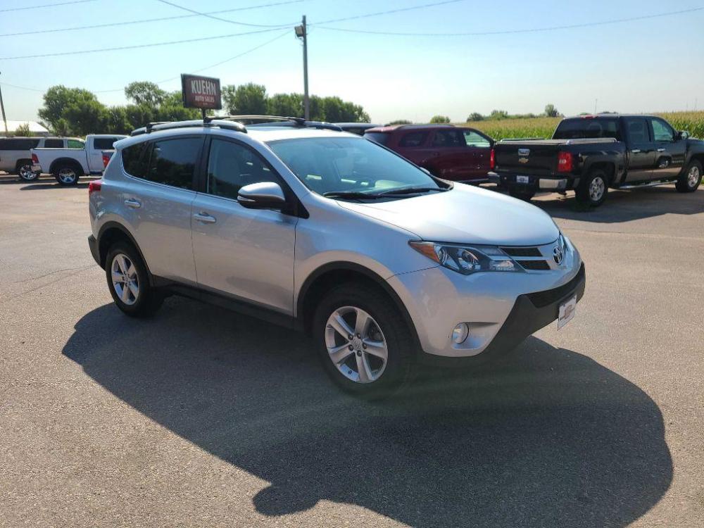 2013 SILVER TOYOTA RAV4 XLE (2T3RFREV6DW) with an 2.5L engine, Automatic transmission, located at 495 Old Highway 20 West, South Sioux City, NE, 68776, (402) 494-2677, 42.458408, -96.443512 - Photo #5