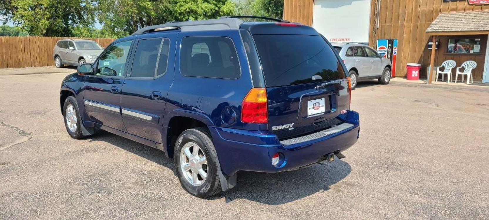 2004 BLUE GMC ENVOY XL (1GKET16S946) with an 4.2L engine, Automatic transmission, located at 495 Old Highway 20 West, South Sioux City, NE, 68776, (402) 494-2677, 42.458408, -96.443512 - Photo #2