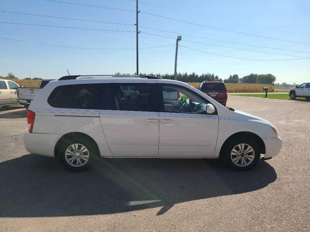 2012 WHITE KIA SEDONA LX (KNDMG4C7XC6) with an 3.5L engine, Automatic transmission, located at 495 Old Highway 20 West, South Sioux City, NE, 68776, (402) 494-2677, 42.458408, -96.443512 - Photo #1