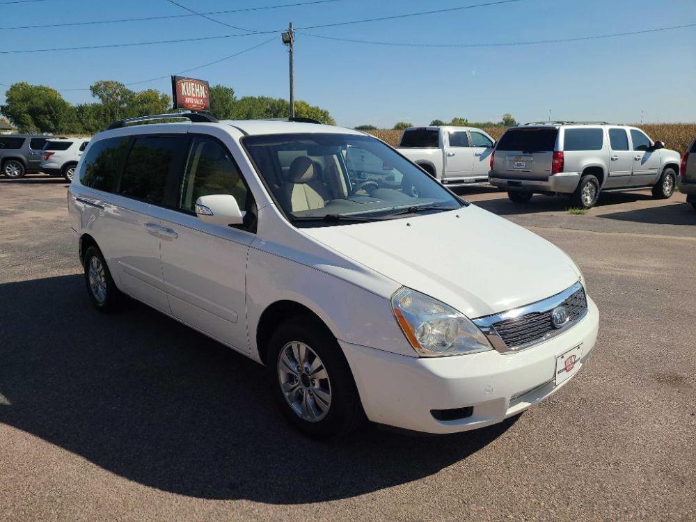 2012 WHITE KIA SEDONA LX (KNDMG4C7XC6) with an 3.5L engine, Automatic transmission, located at 495 Old Highway 20 West, South Sioux City, NE, 68776, (402) 494-2677, 42.458408, -96.443512 - Photo #2