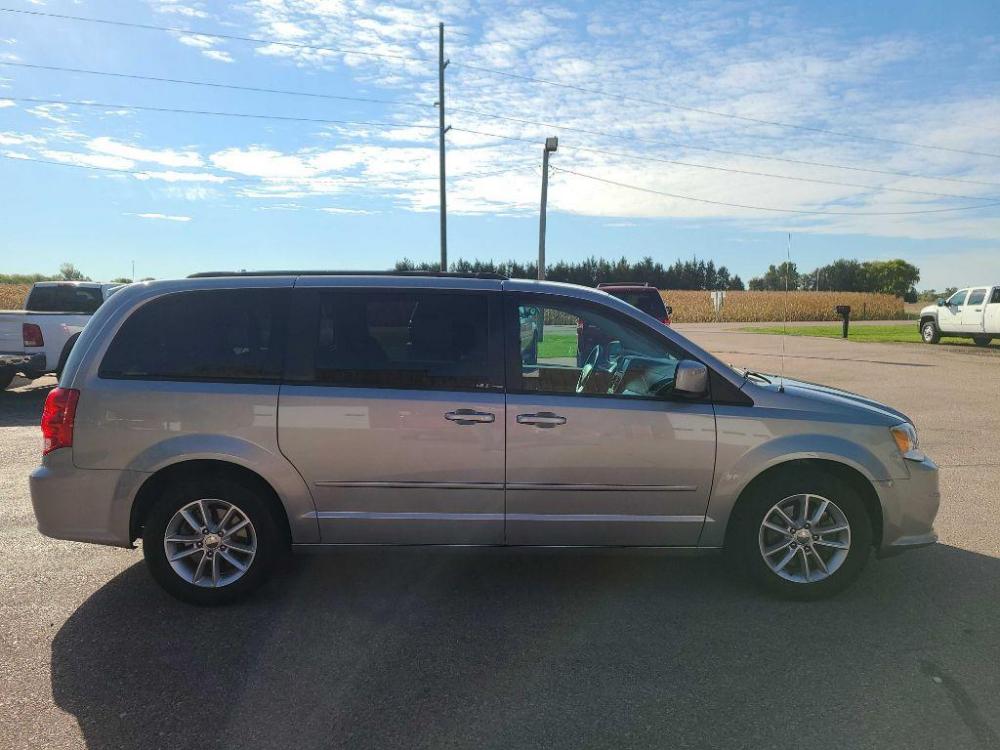 2013 SILVER DODGE GRAND CARAVAN SXT (2C4RDGCG4DR) with an 3.6L engine, Automatic transmission, located at 495 Old Highway 20 West, South Sioux City, NE, 68776, (402) 494-2677, 42.458408, -96.443512 - Photo #4