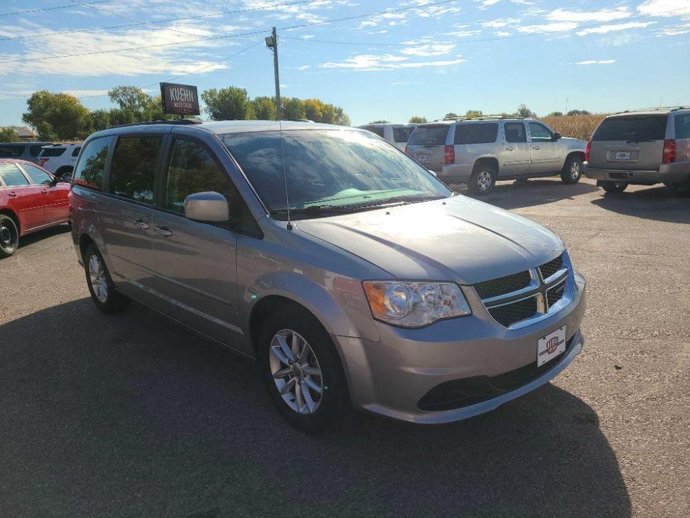 2013 SILVER DODGE GRAND CARAVAN SXT (2C4RDGCG4DR) with an 3.6L engine, Automatic transmission, located at 495 Old Highway 20 West, South Sioux City, NE, 68776, (402) 494-2677, 42.458408, -96.443512 - Photo #5