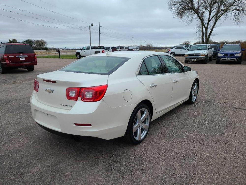 2013 WHITE CHEVROLET MALIBU LTZ (1G11J5SXXDF) with an 2.0L engine, Automatic transmission, located at 495 Old Highway 20 West, South Sioux City, NE, 68776, (402) 494-2677, 42.458408, -96.443512 - Photo #3