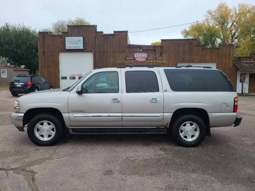 2004 PEWTER GMC YUKON XL 1500 (3GKFK16Z34G) with an 5.3L engine, Automatic transmission, located at 495 Old Highway 20 West, South Sioux City, NE, 68776, (402) 494-2677, 42.458408, -96.443512 - Photo #1