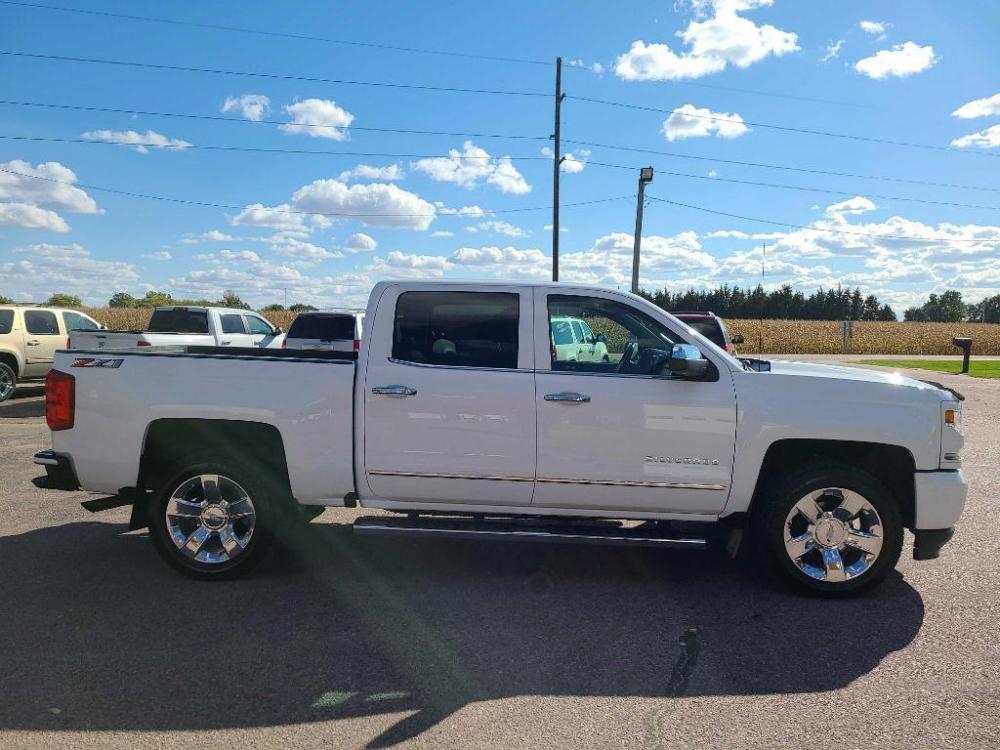 2018 WHITE CHEVROLET SILVERADO 1500 LTZ (3GCUKSEJ7JG) with an 6.2L engine, Automatic transmission, located at 495 Old Highway 20 West, South Sioux City, NE, 68776, (402) 494-2677, 42.458408, -96.443512 - Photo #5