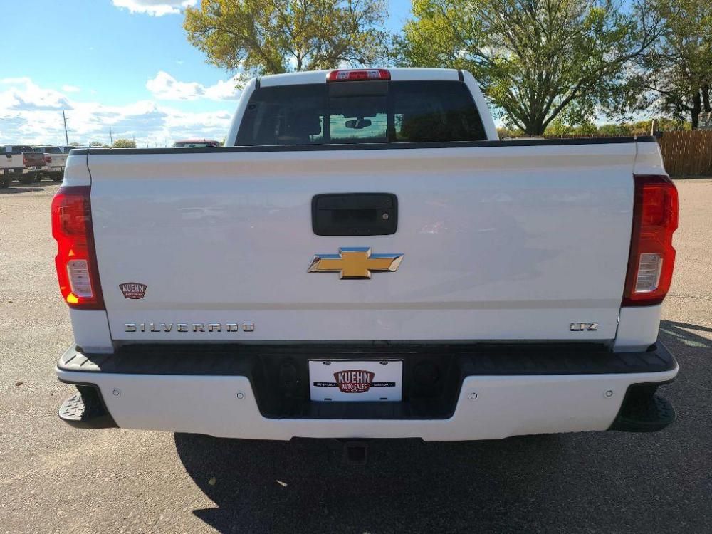 2018 WHITE CHEVROLET SILVERADO 1500 LTZ (3GCUKSEJ7JG) with an 6.2L engine, Automatic transmission, located at 495 Old Highway 20 West, South Sioux City, NE, 68776, (402) 494-2677, 42.458408, -96.443512 - Photo #8