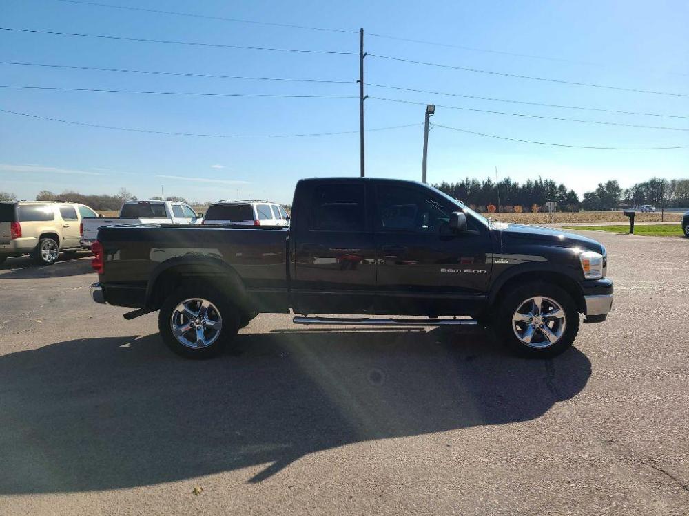 2007 BLACK DODGE RAM 1500 ST (1D7HU18227S) with an 5.7L engine, Automatic transmission, located at 495 Old Highway 20 West, South Sioux City, NE, 68776, (402) 494-2677, 42.458408, -96.443512 - Photo #4