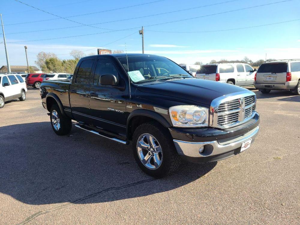 2007 BLACK DODGE RAM 1500 ST (1D7HU18227S) with an 5.7L engine, Automatic transmission, located at 495 Old Highway 20 West, South Sioux City, NE, 68776, (402) 494-2677, 42.458408, -96.443512 - Photo #5