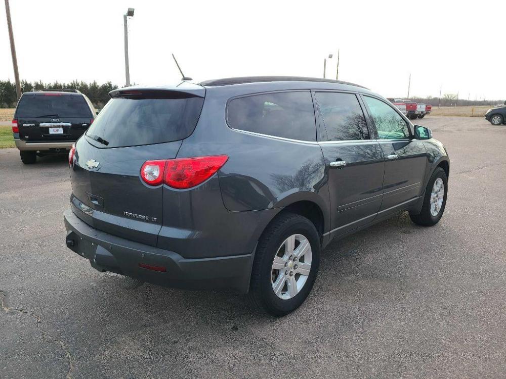 2011 GREY CHEVROLET TRAVERSE LT (1GNKRGED3BJ) with an 3.6L engine, Automatic transmission, located at 495 Old Highway 20 West, South Sioux City, NE, 68776, (402) 494-2677, 42.458408, -96.443512 - Photo #3