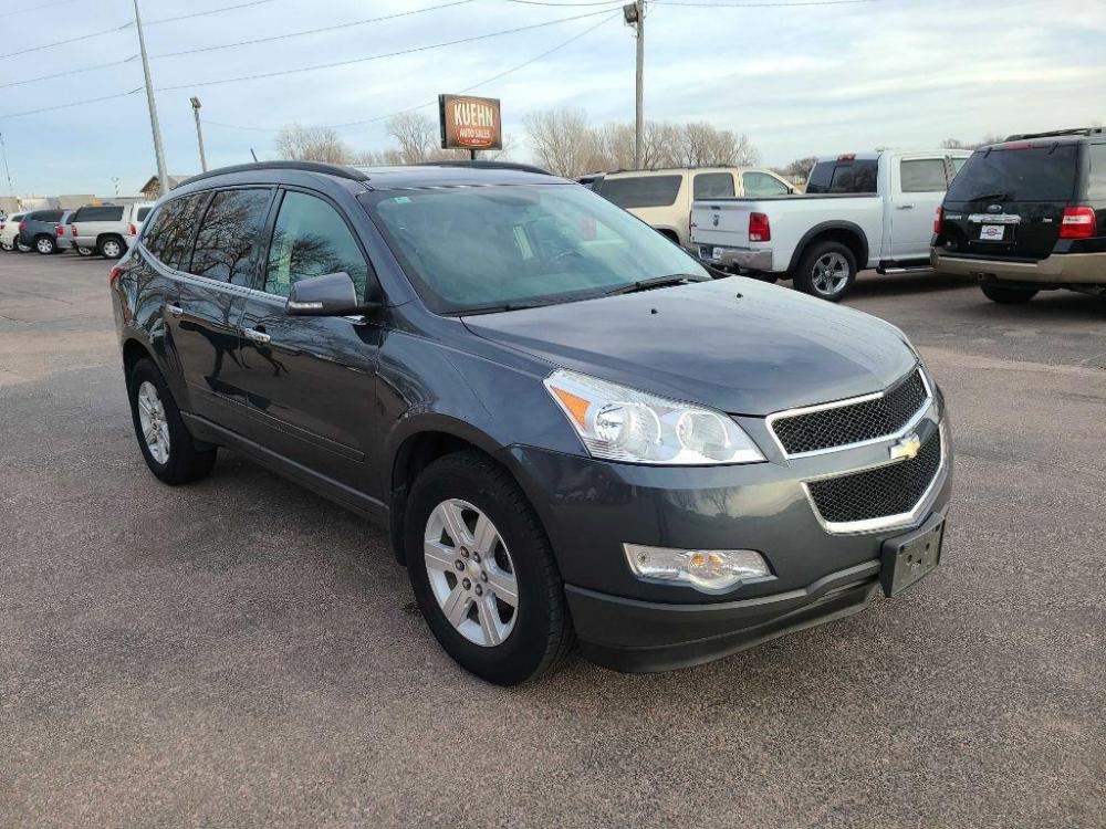 2011 GREY CHEVROLET TRAVERSE LT (1GNKRGED3BJ) with an 3.6L engine, Automatic transmission, located at 495 Old Highway 20 West, South Sioux City, NE, 68776, (402) 494-2677, 42.458408, -96.443512 - Photo #5