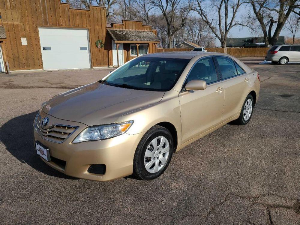 2011 TAN TOYOTA CAMRY BASE (4T1BF3EK1BU) with an 2.5L engine, Automatic transmission, located at 495 Old Highway 20 West, South Sioux City, NE, 68776, (402) 494-2677, 42.458408, -96.443512 - Photo #0